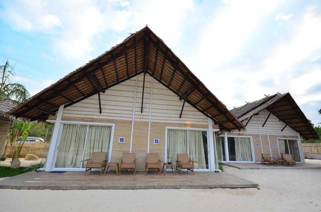 บลู ปาลาวัน บีช คลับ Hotel Puerto Princesa ภายนอก รูปภาพ