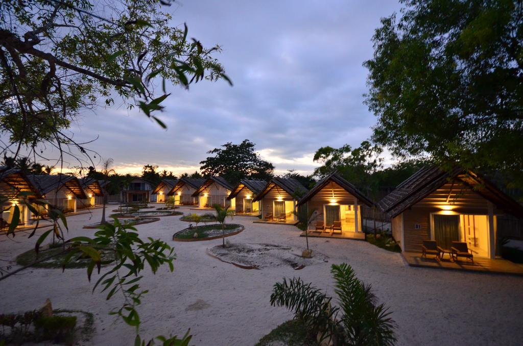 บลู ปาลาวัน บีช คลับ Hotel Puerto Princesa ภายนอก รูปภาพ